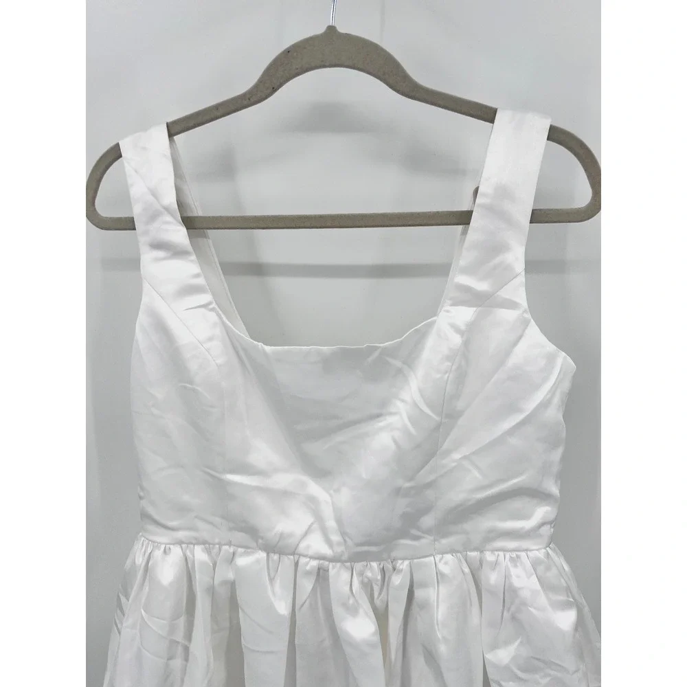 Lulus White Satin Bubble Hem Mini Dress Sleeveless Scoop Neck XL New - Picture 3 of 9